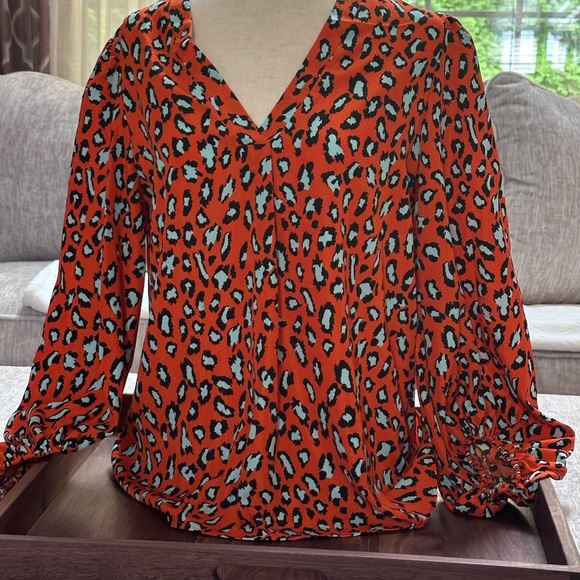 Gorgeous bubble sleeve v-neck tunic blouse - Picture 9 of 15